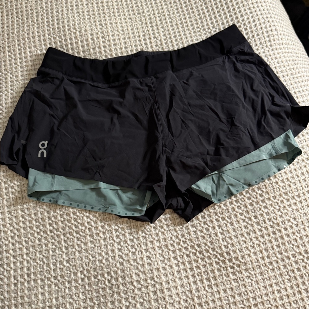 On Cloud Running Black and Green Athletic Shorts nwt size large
